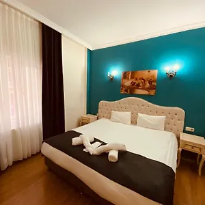 Adora Cafe & Restaurant Hotel